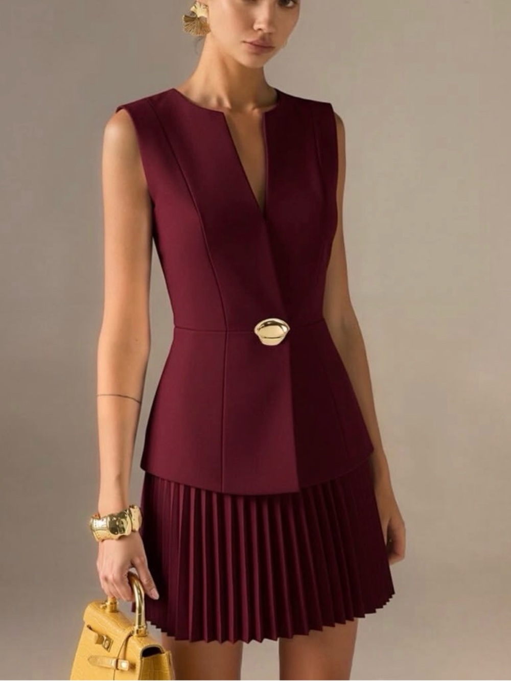 Commense Burgundy Sleeveless Pleated Mini Dress